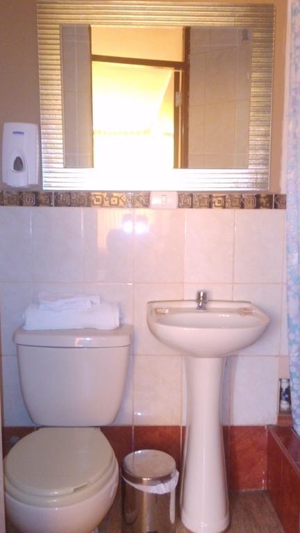 Hospedaje Oasis Chiclayo Zimmer foto