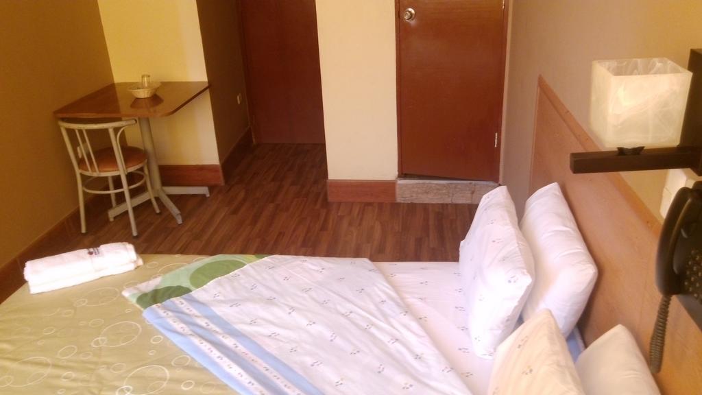 Hospedaje Oasis Chiclayo Zimmer foto
